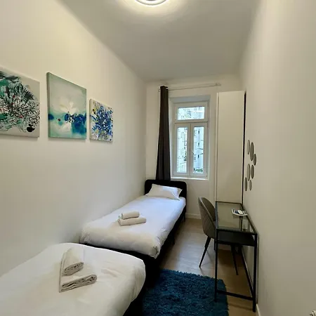 Maison Ecru - Reception